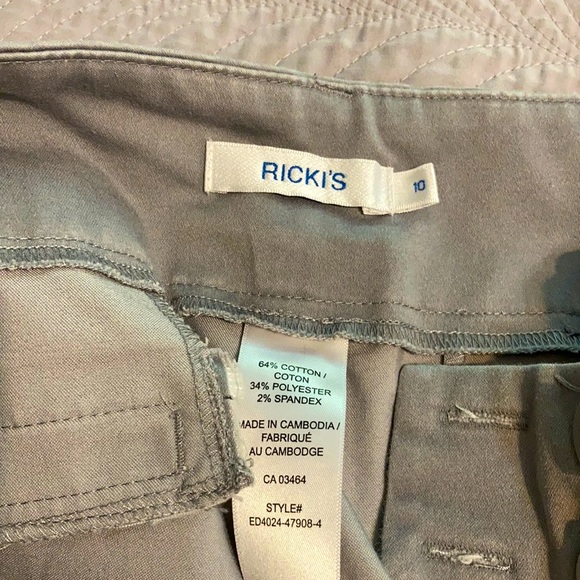 Capris - Picture 2 of 3